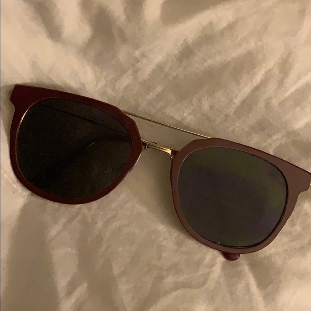 Maroon sunnies